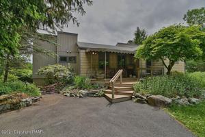 6232 Lakeview Drive