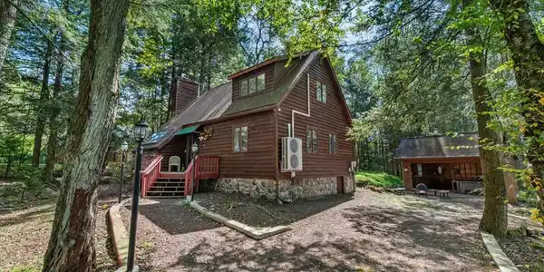 512 Sir Jeoffrey Court