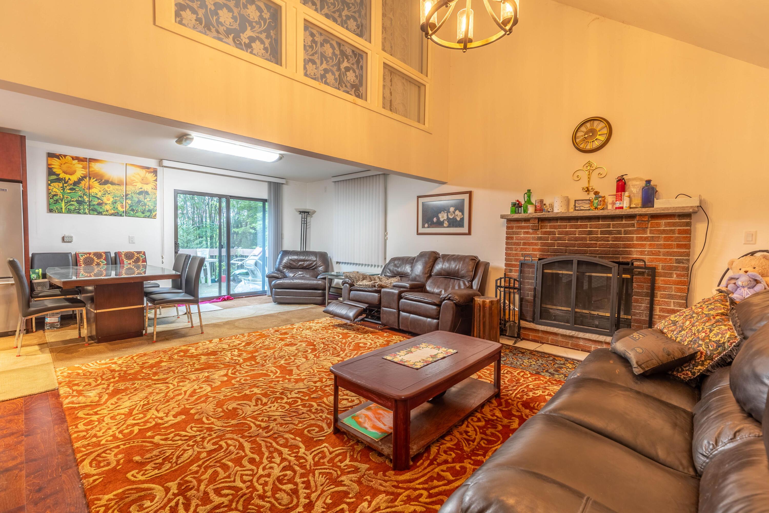 Image 2: Living Rm-5