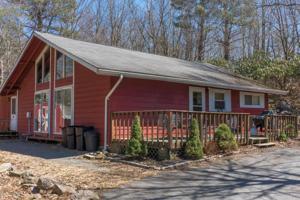 9 Estates Dr