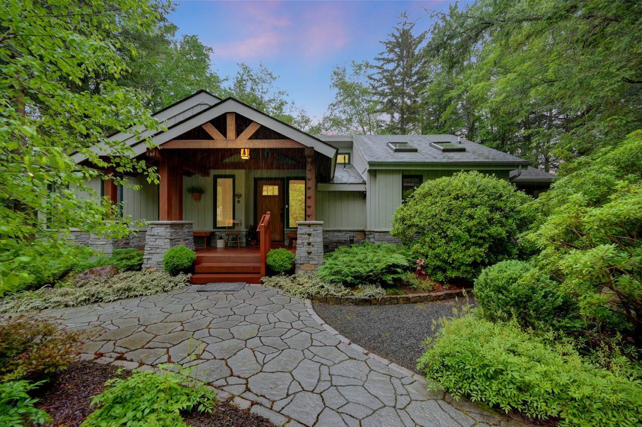 Image 1: 119 Tanglewood Dr 01 Dusk Large