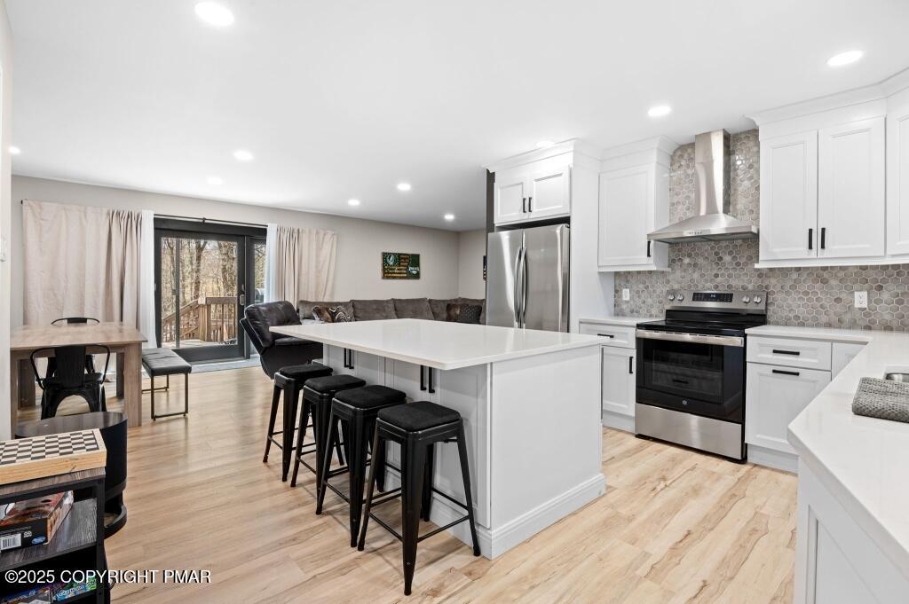 Image 2: 02-Top Floor - Kitchen