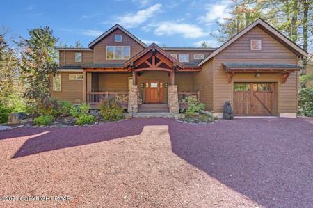 6180 Lakeview Drive