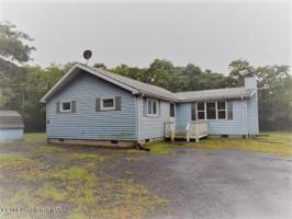 11 Hickory Dr