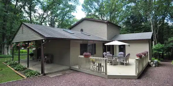 38 White Oak Dr