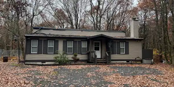 25 Berry Ln