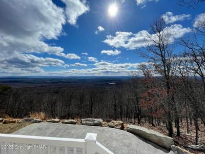 1705 VALLEY View