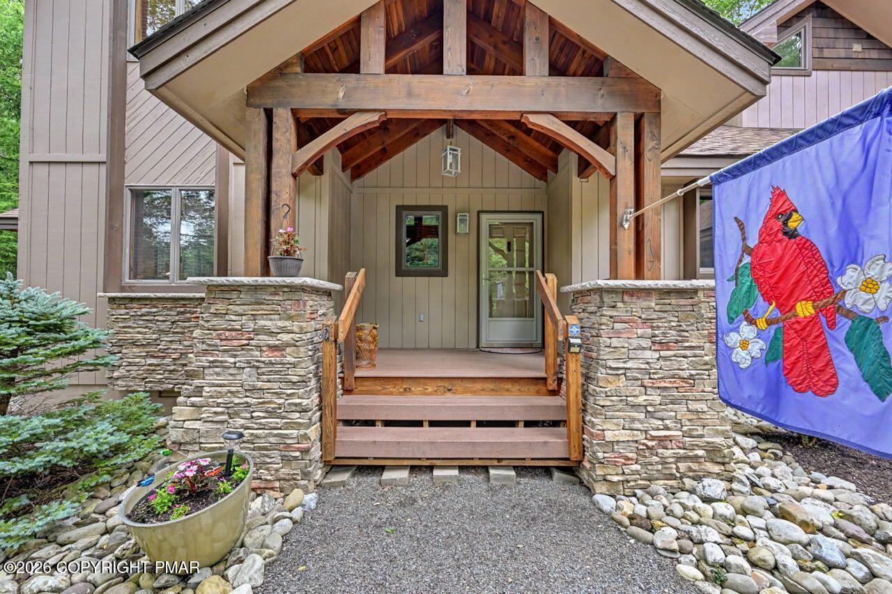 Image 4: Entry