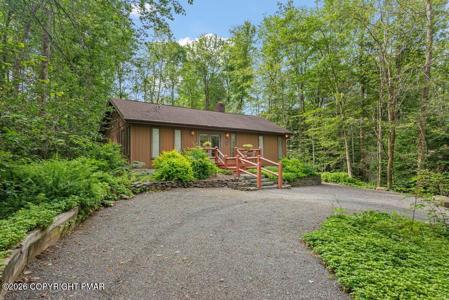 2435 Overlook Lane