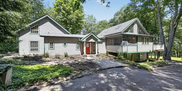 326 Fawn Road