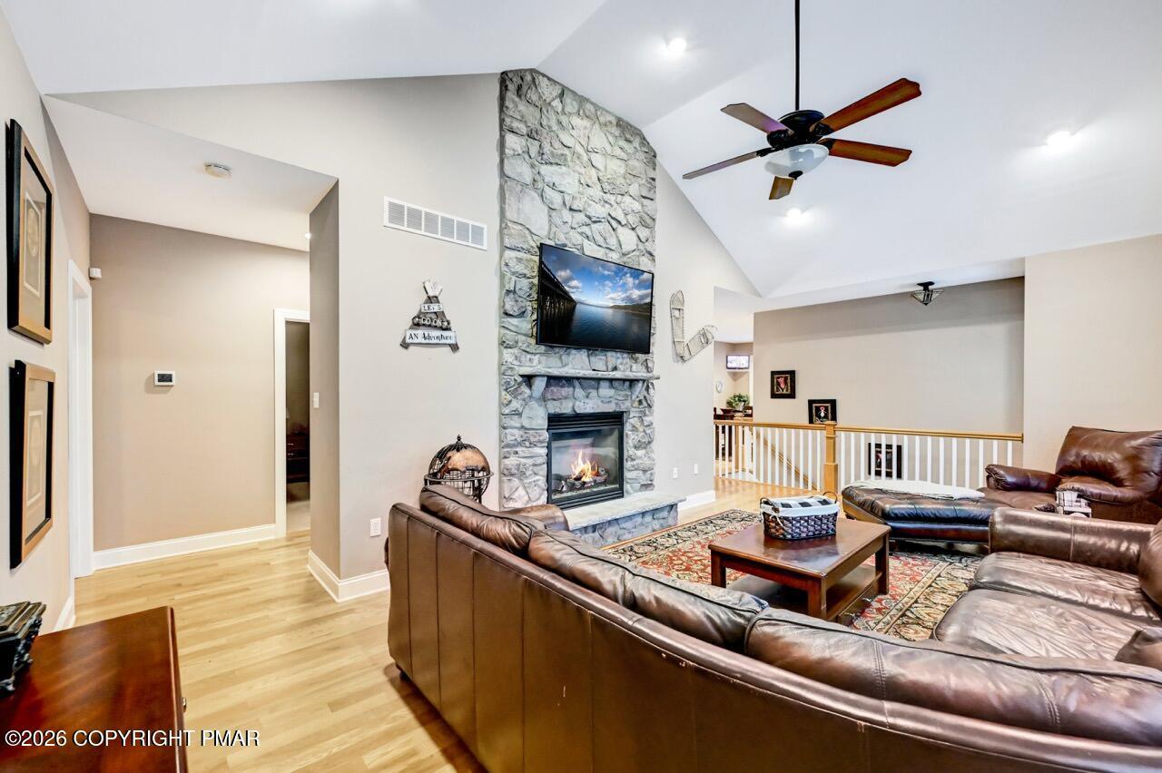 Image 3: Furnished