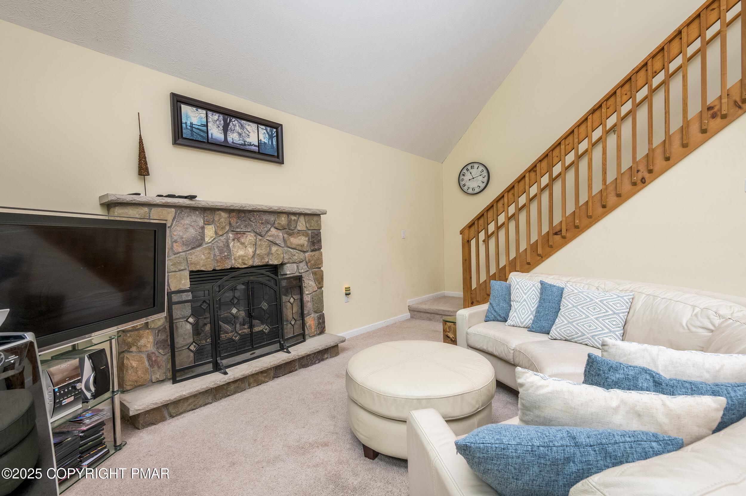 Image 2: Living room