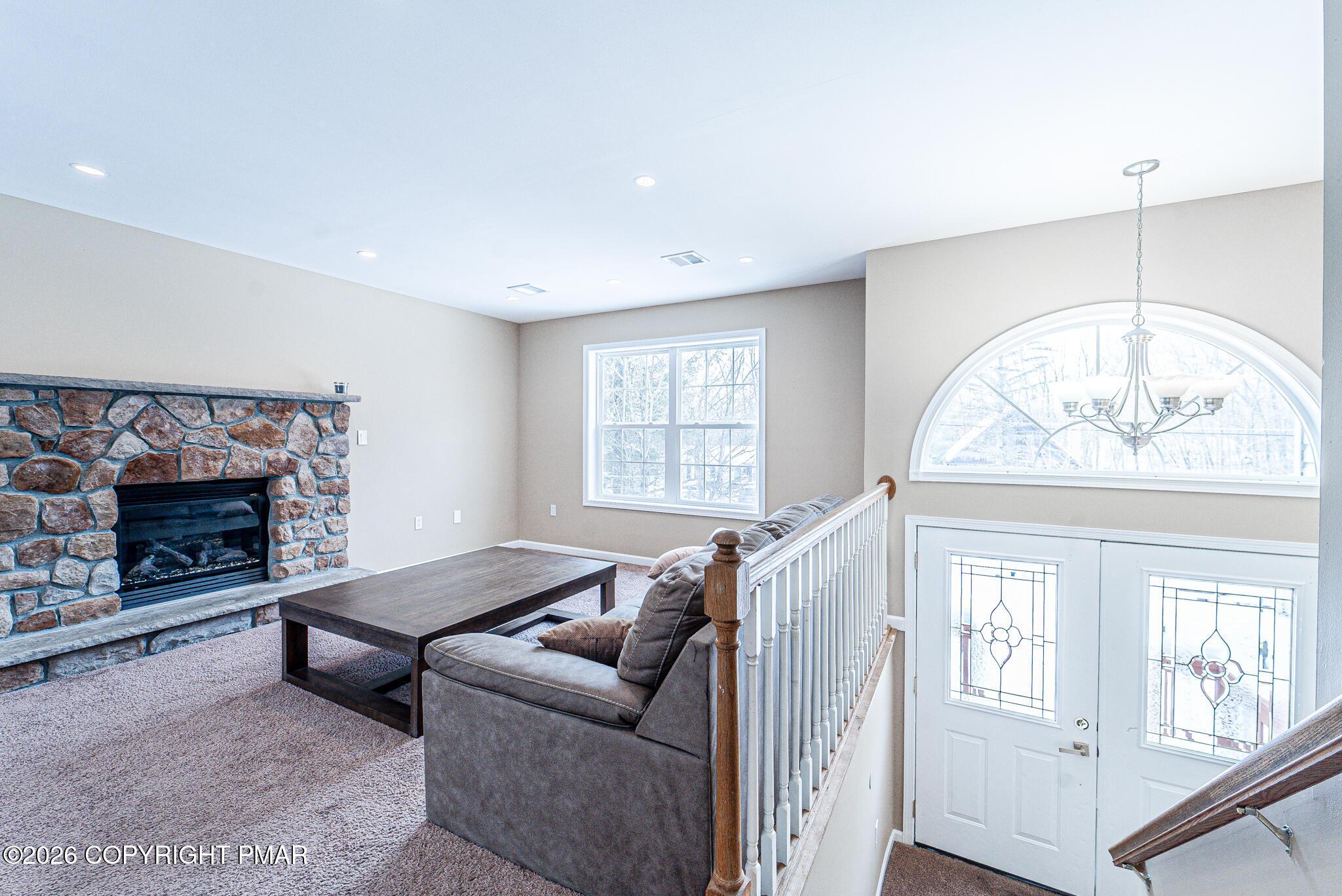 Image 4: Foyer Entry to Living Room