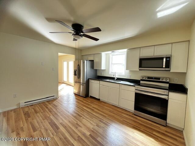 Image 3: kitchen