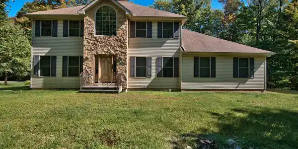 110 Eleanor Rd