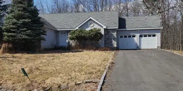 216 Hobbit Drive