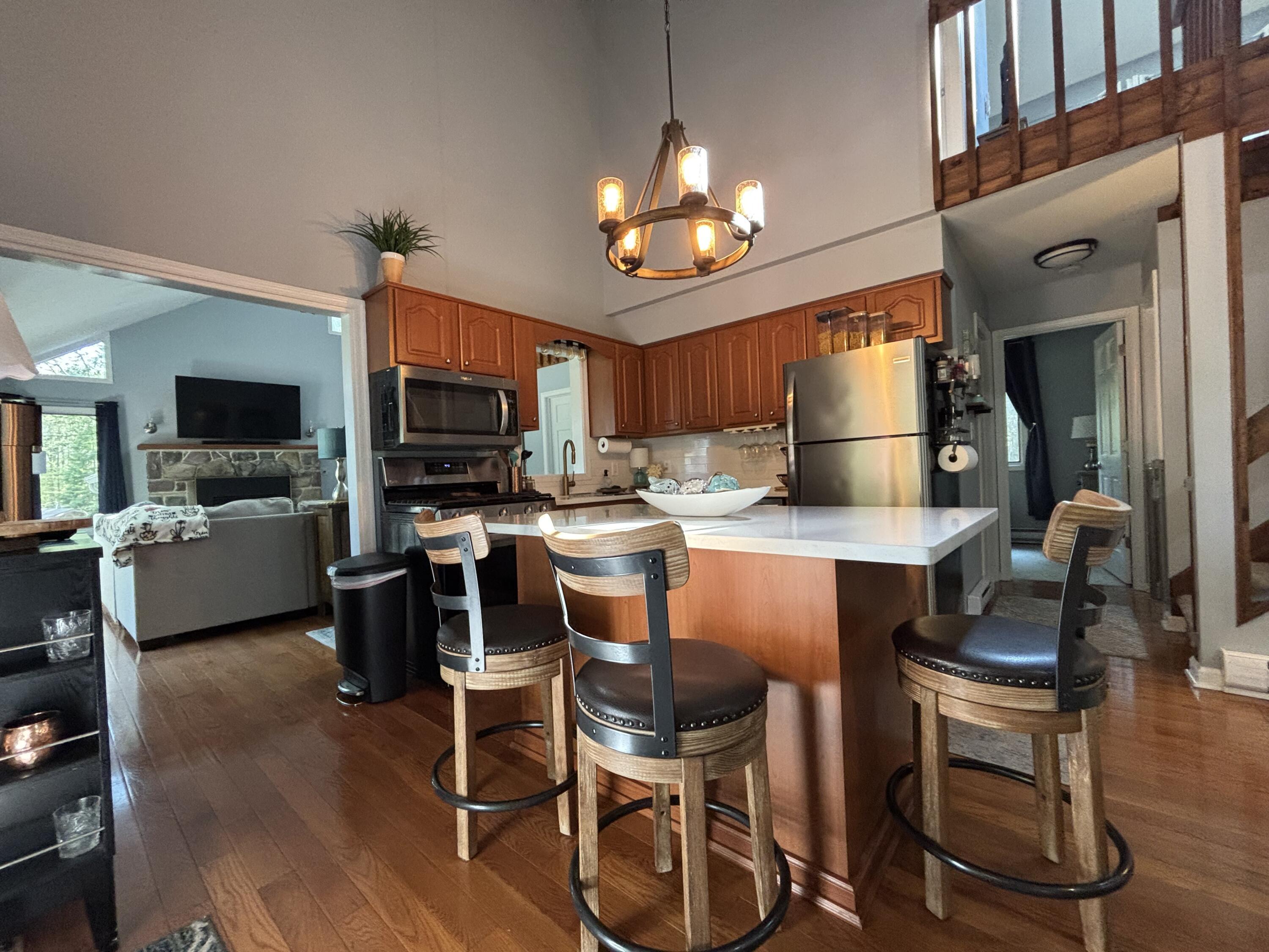 Image 3: Kitchen