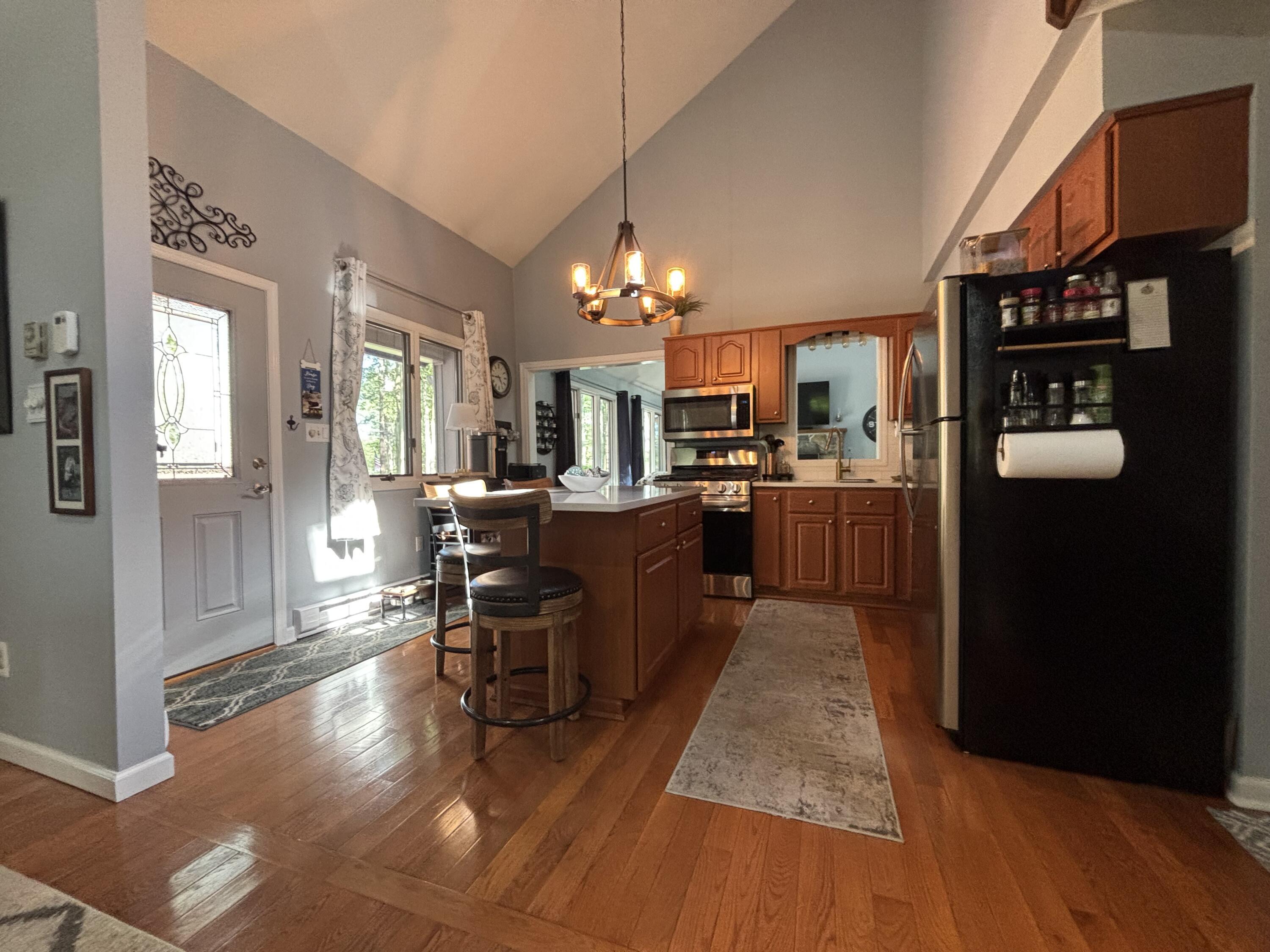 Image 4: Kitchen 2