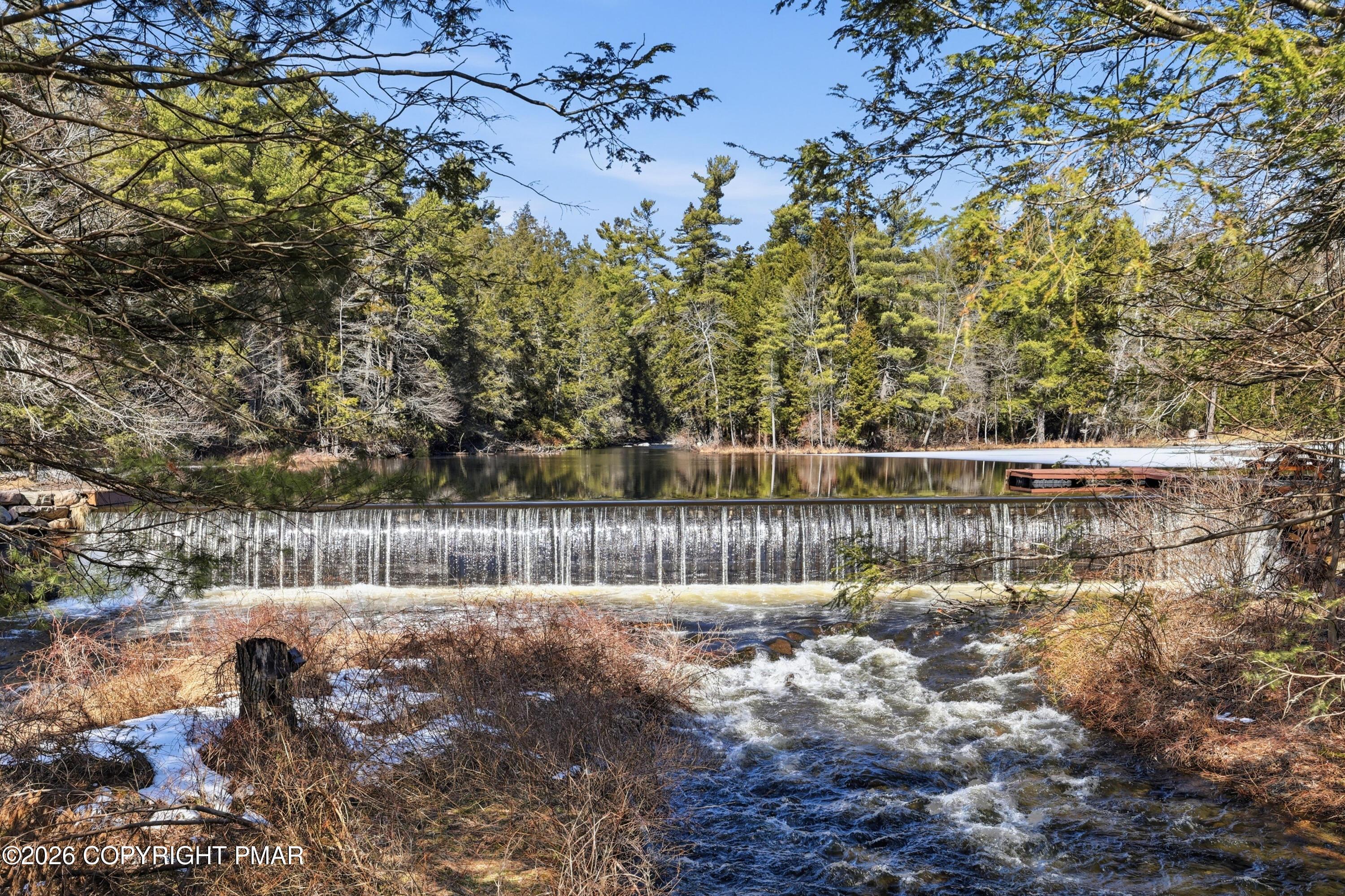 Image 3: Waterfall entrance