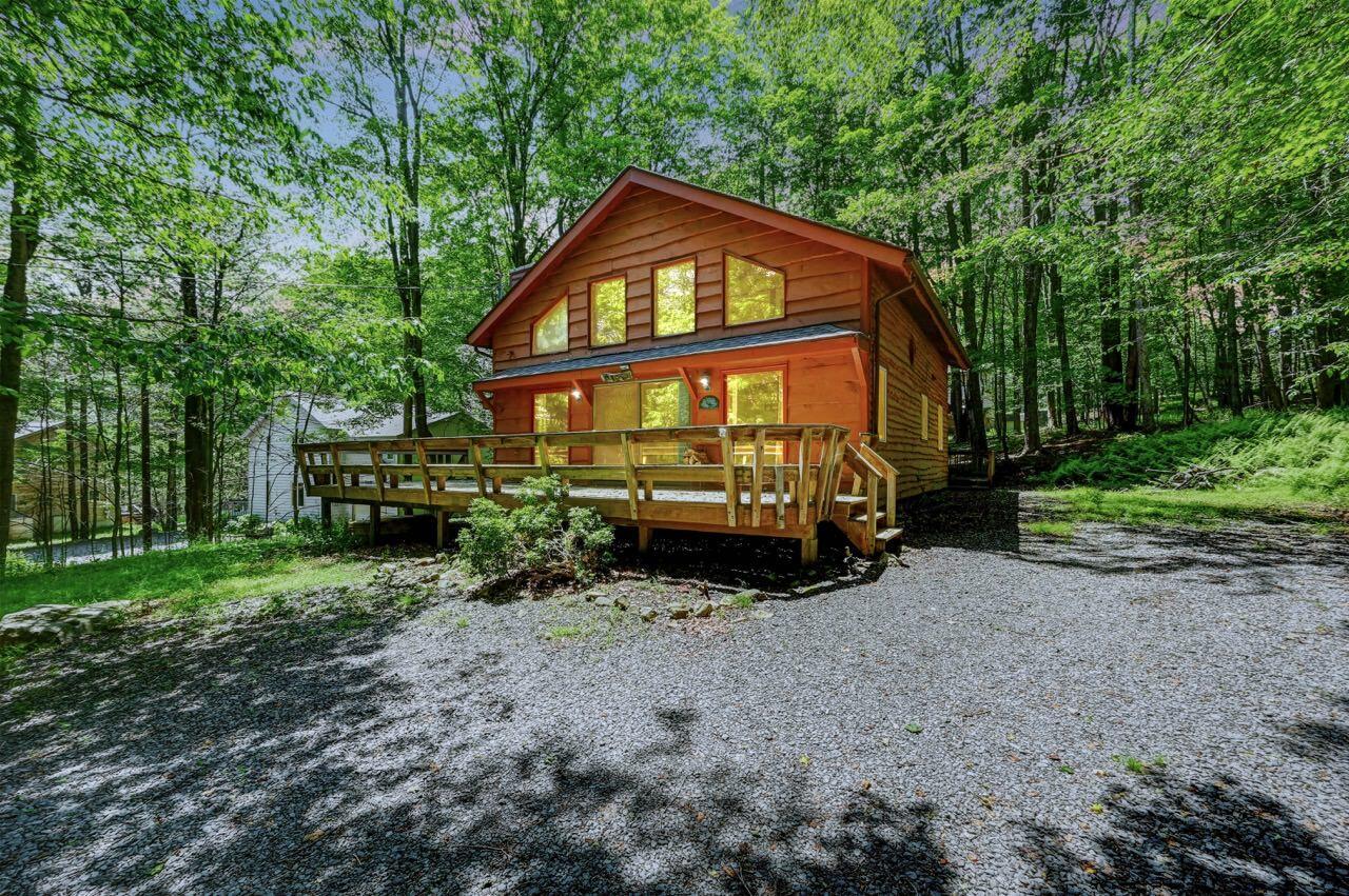Image 1: 13 Sheffick Drive on 1/2 Acre