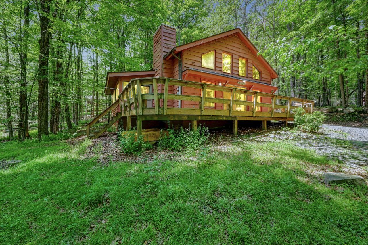 Image 3: Beautiful Wooded Lot