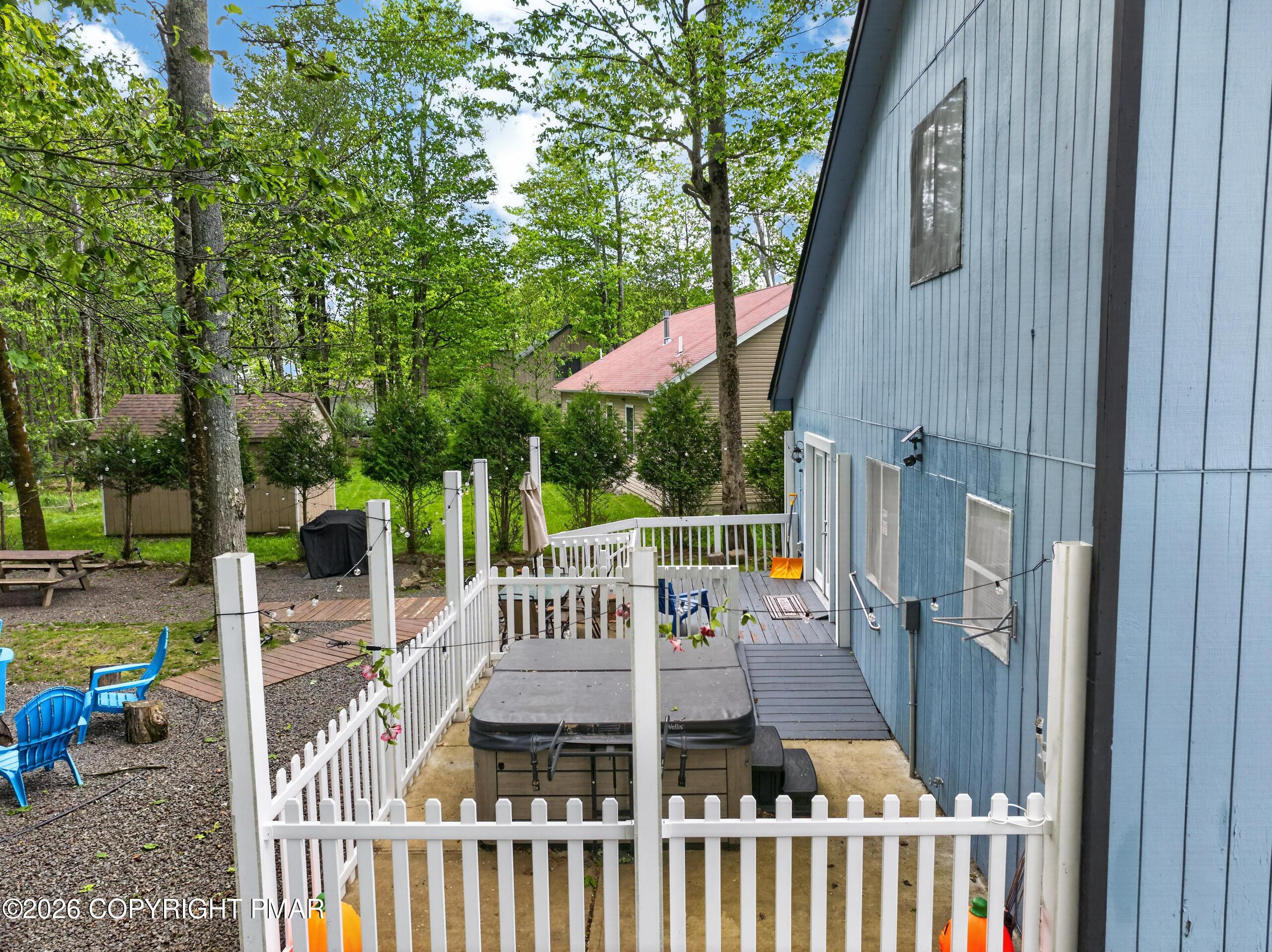 Image 4: Back Deck