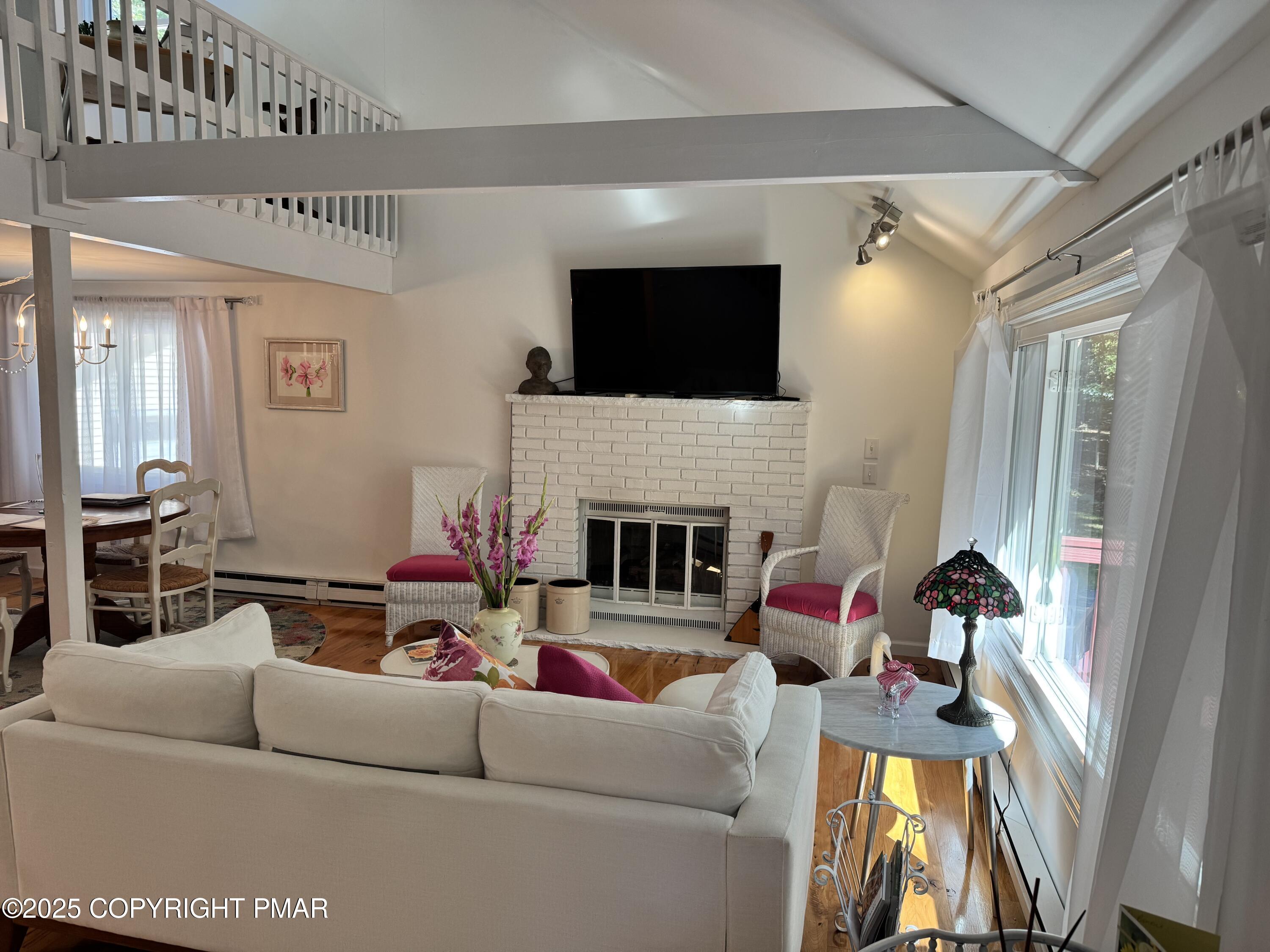 Image 3: Entry Living Area