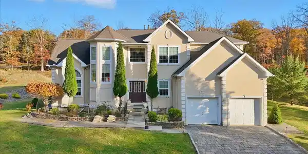 5123 Hemlock Lane