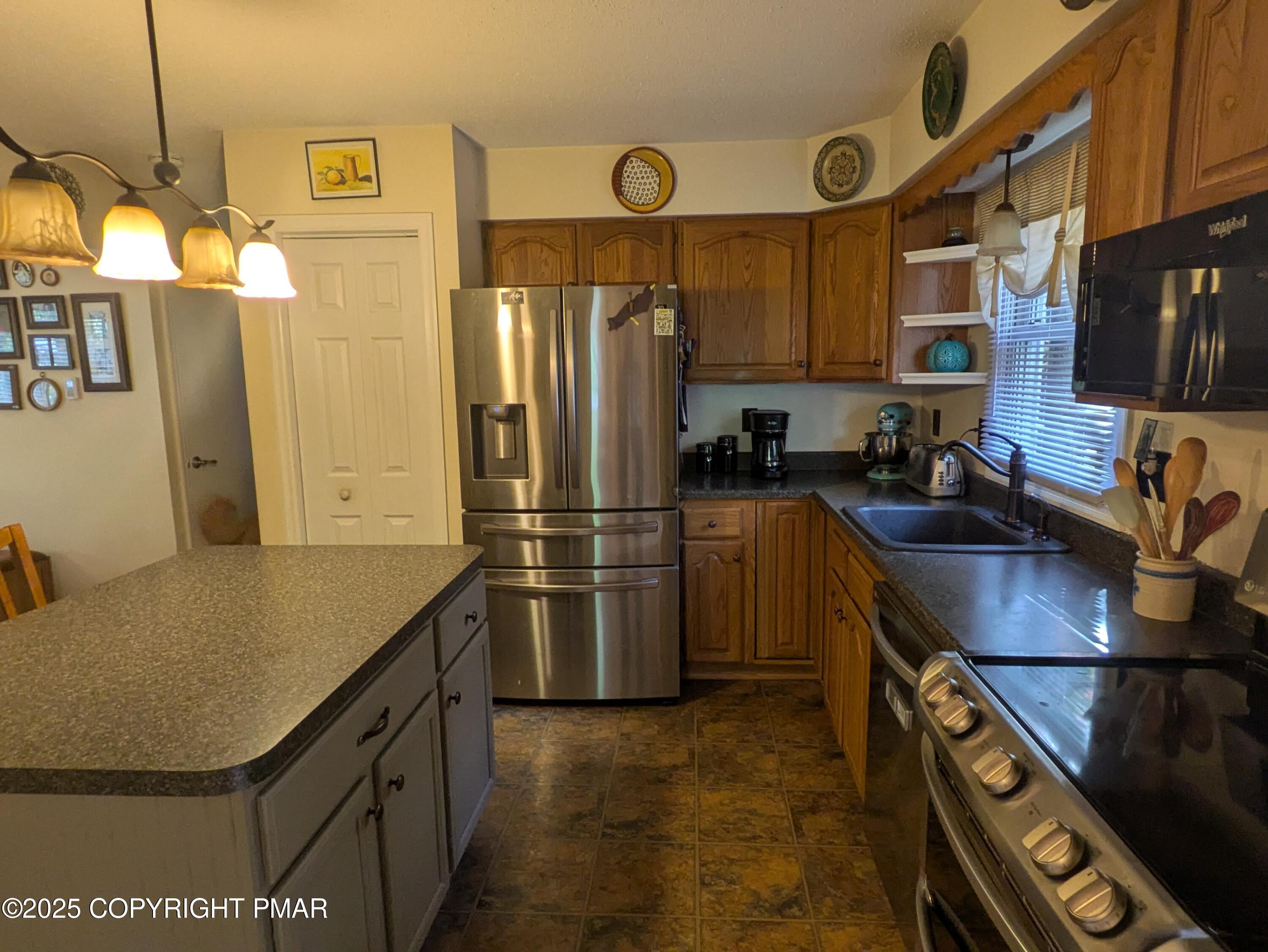 Image 3: PXL_20251022_182620623