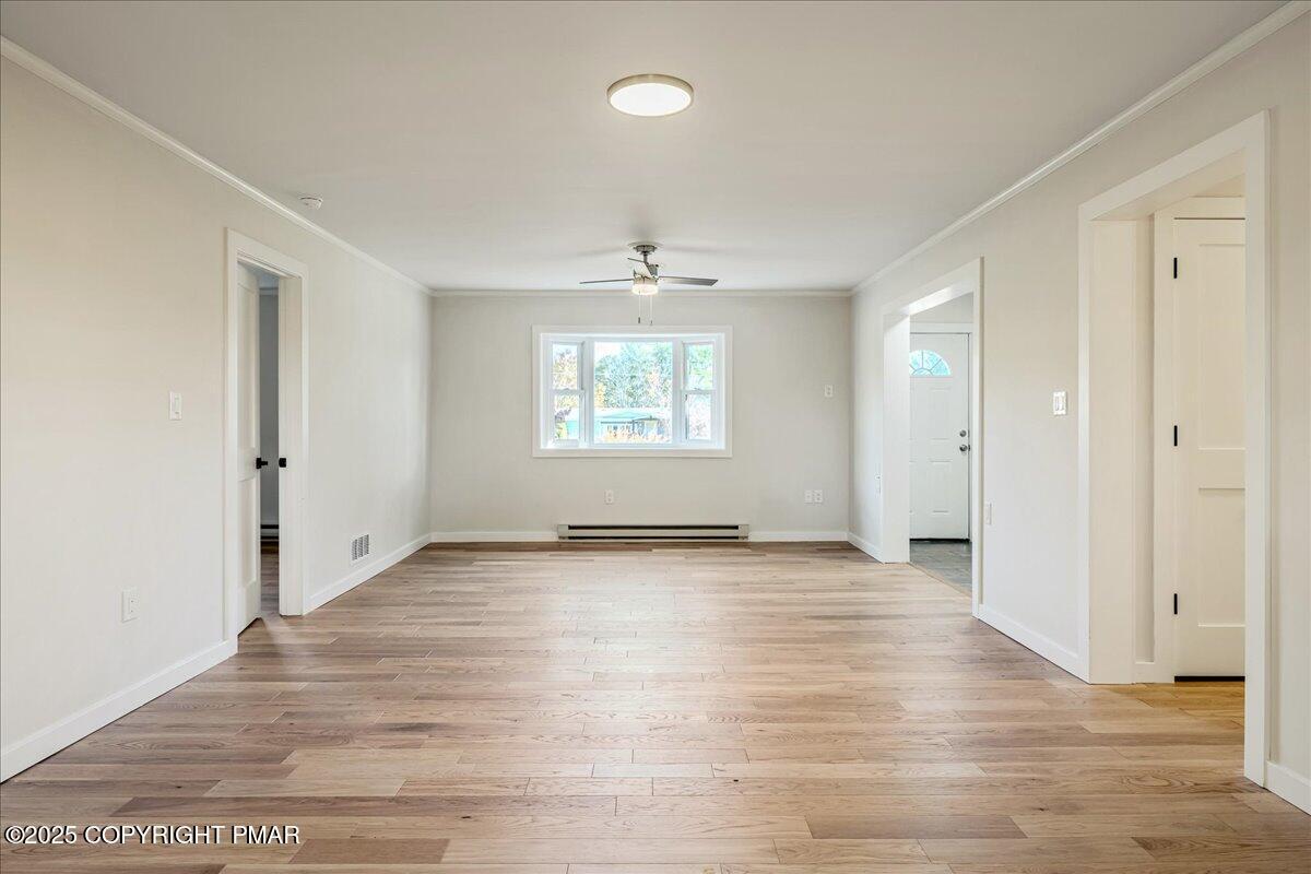 Image 3: Living Room