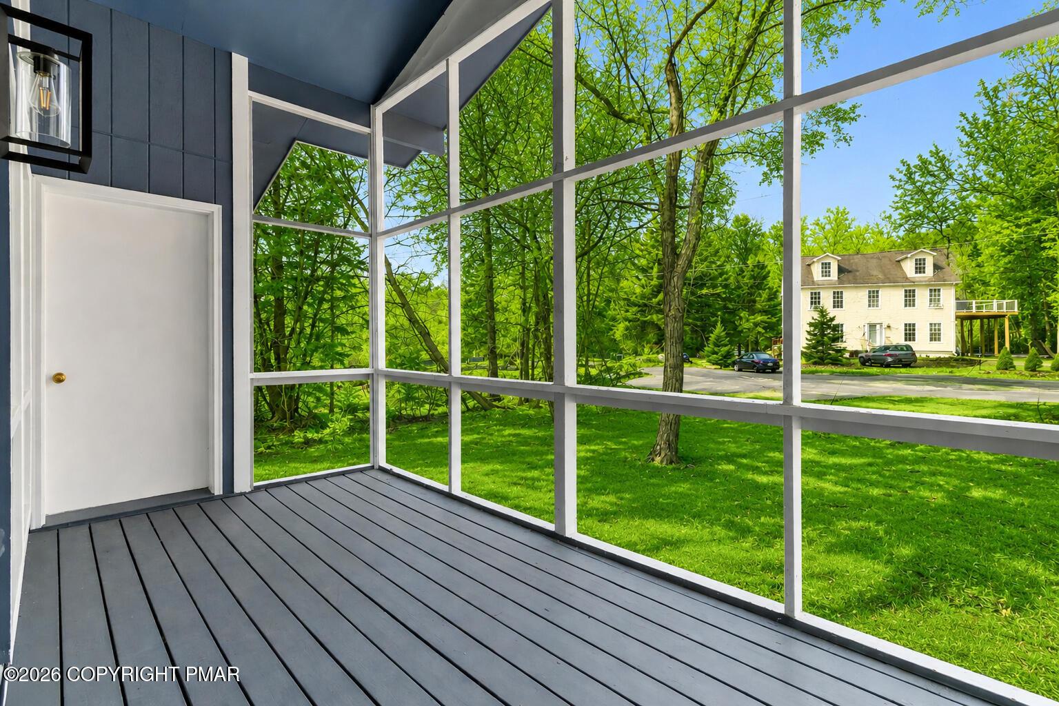 Image 4: Covered Deck 1