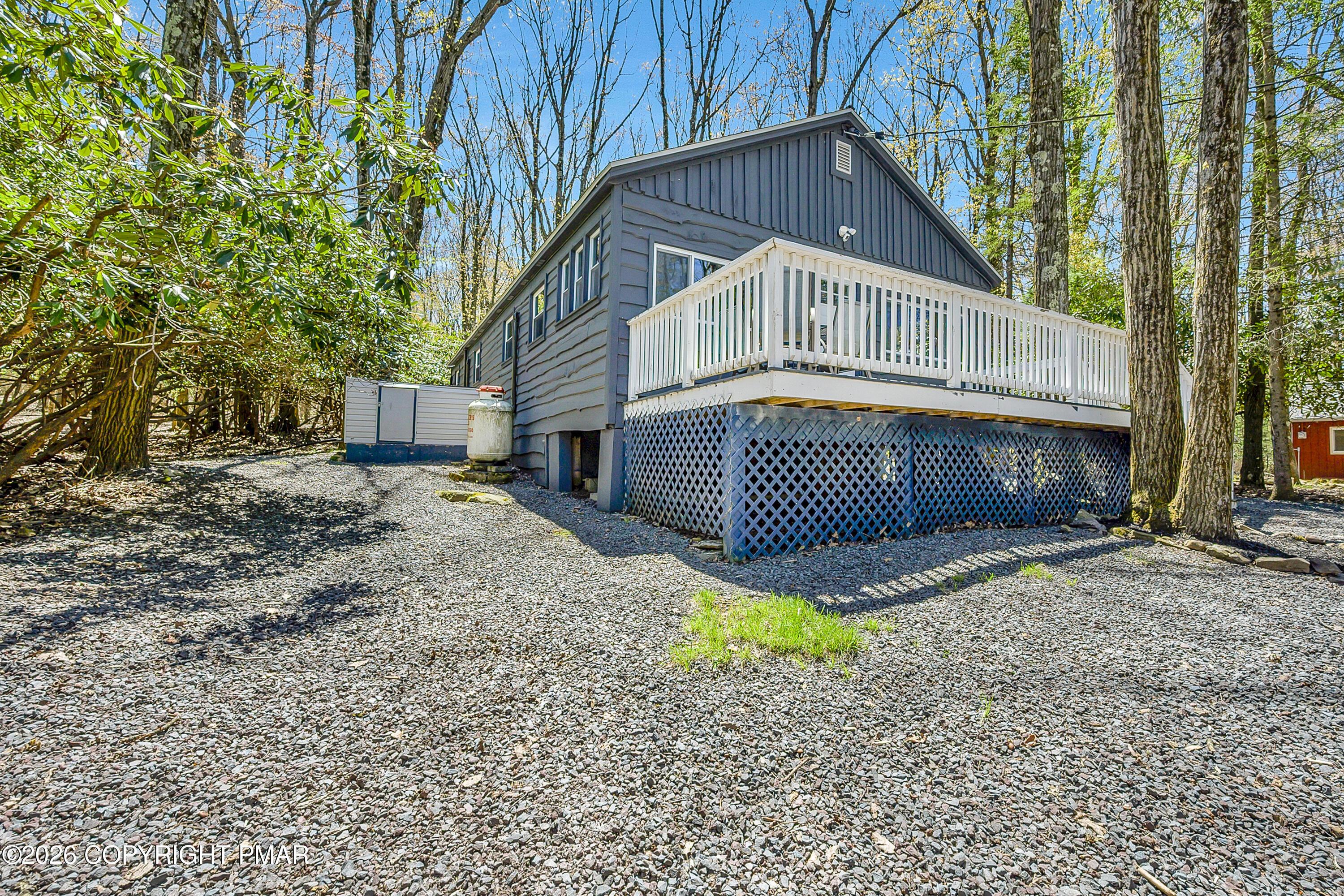 Image 3: Lakeview -31