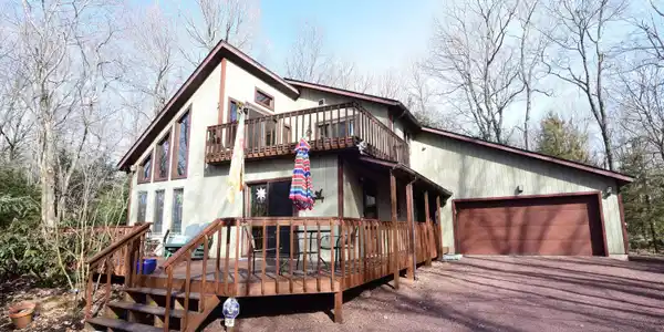7 N Lake Dr