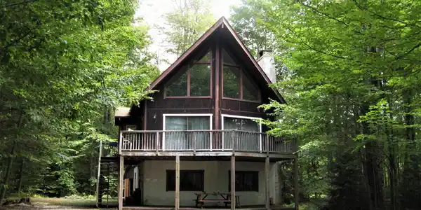 115 Camelot Dr