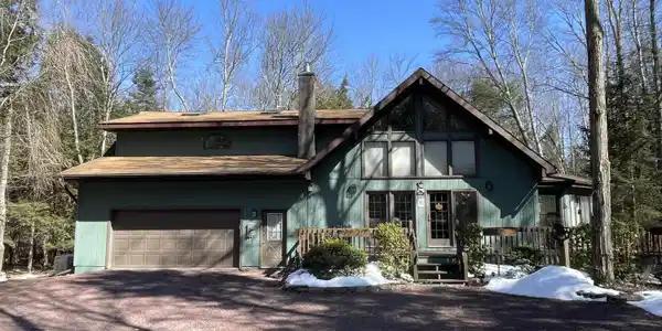 959 Sir Lionel Court