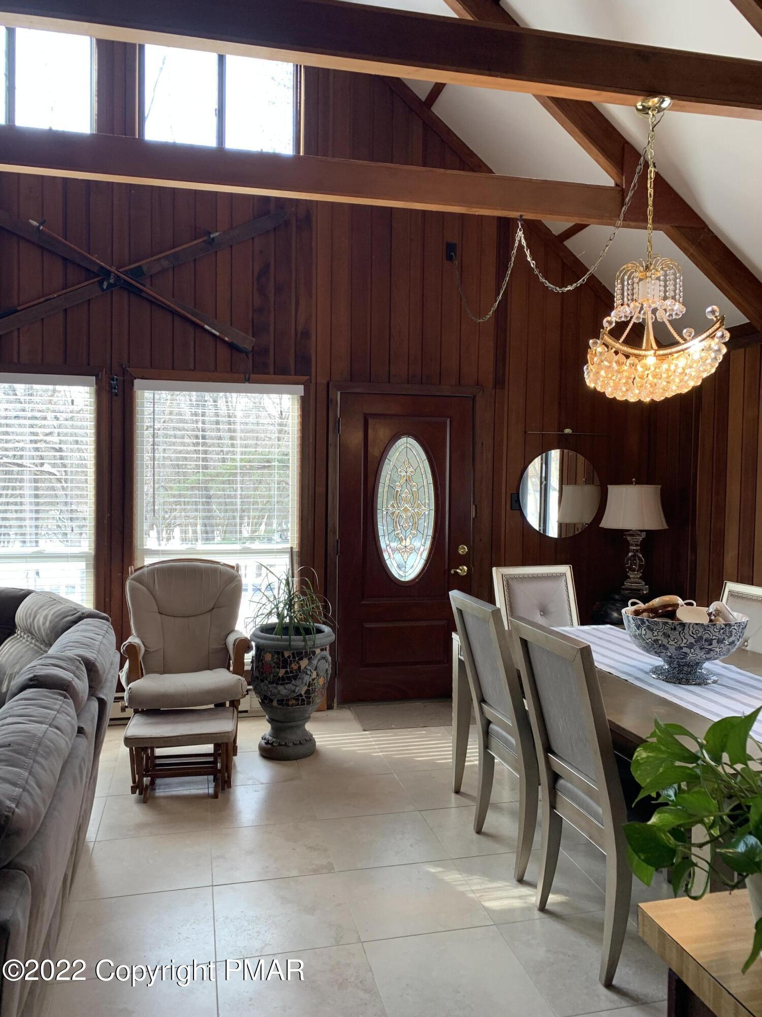 Image 4: living rm/dining rm combo