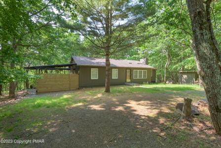 121 Algonquin Trail