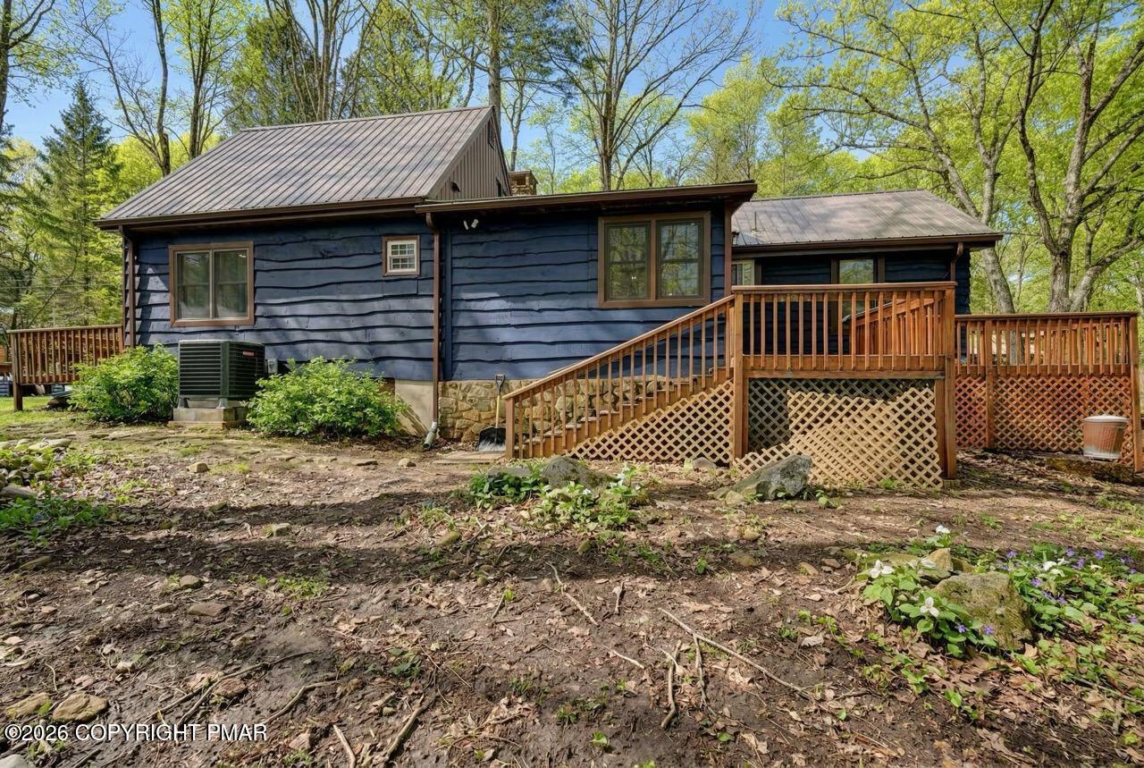 Image 3: 8 Buttonwood Rd 03 Large