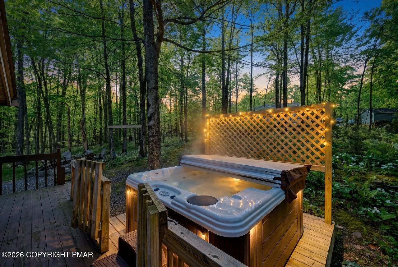 Image 4: Private Hot Tub Setting