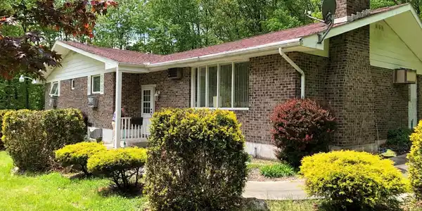 215 Paw Paw Dr