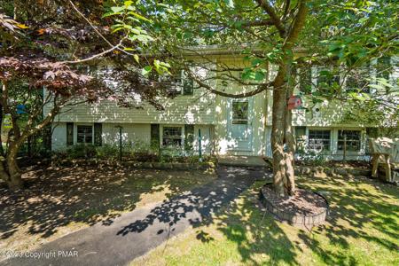 157 Crescent Way