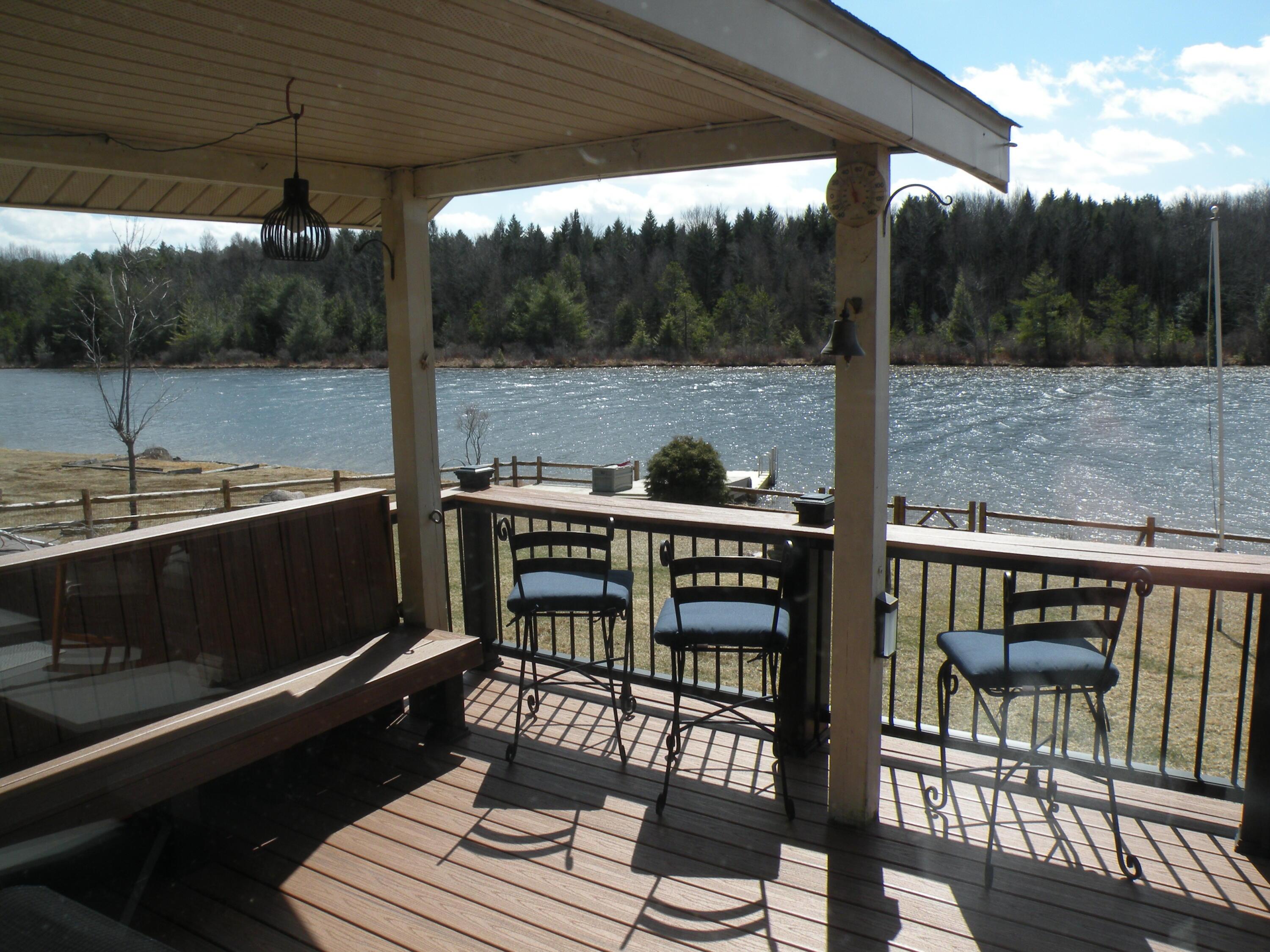 Image 4: Deck V2