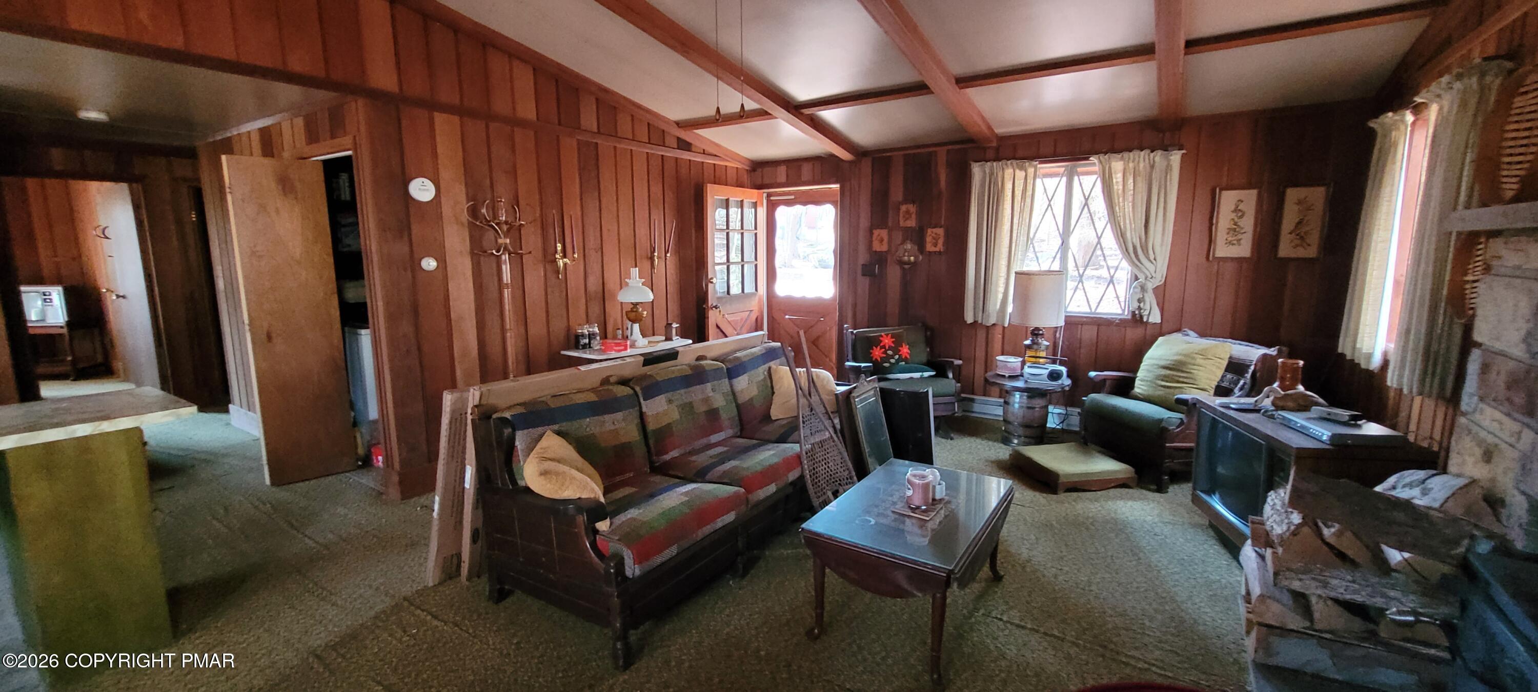 Image 3: Living Room