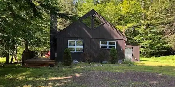 124 Sir Lyonnesse Ct