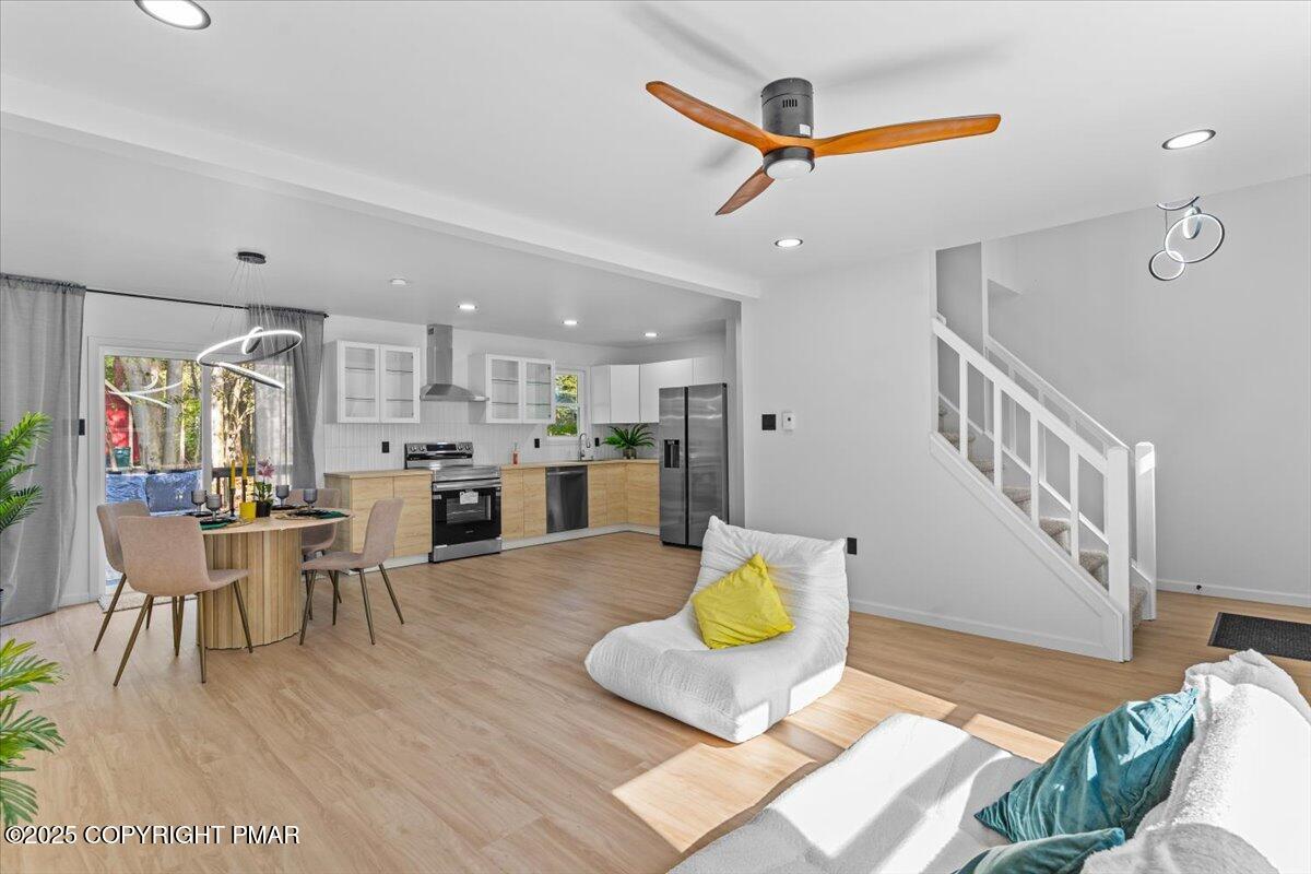 Image 4: Open Floorplan
