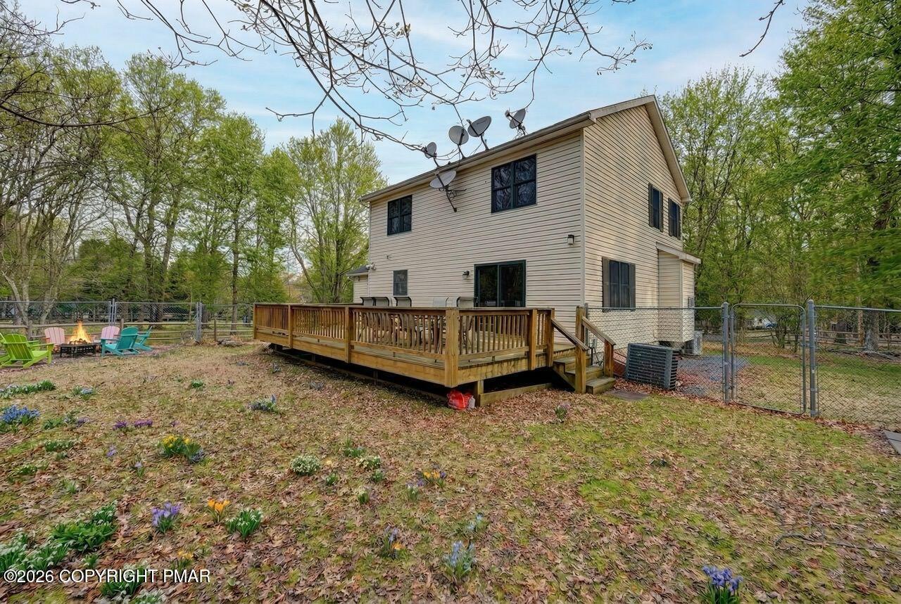 Image 3: Fenced-In Backyard