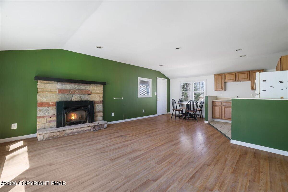 Image 2: Living Room
