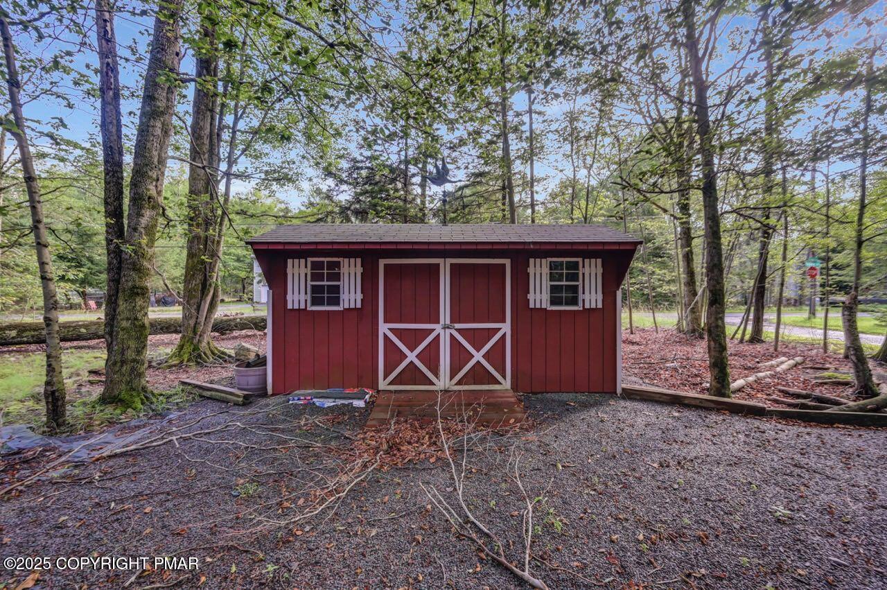 Image 4: 245 Tepee Dr 03 Large
