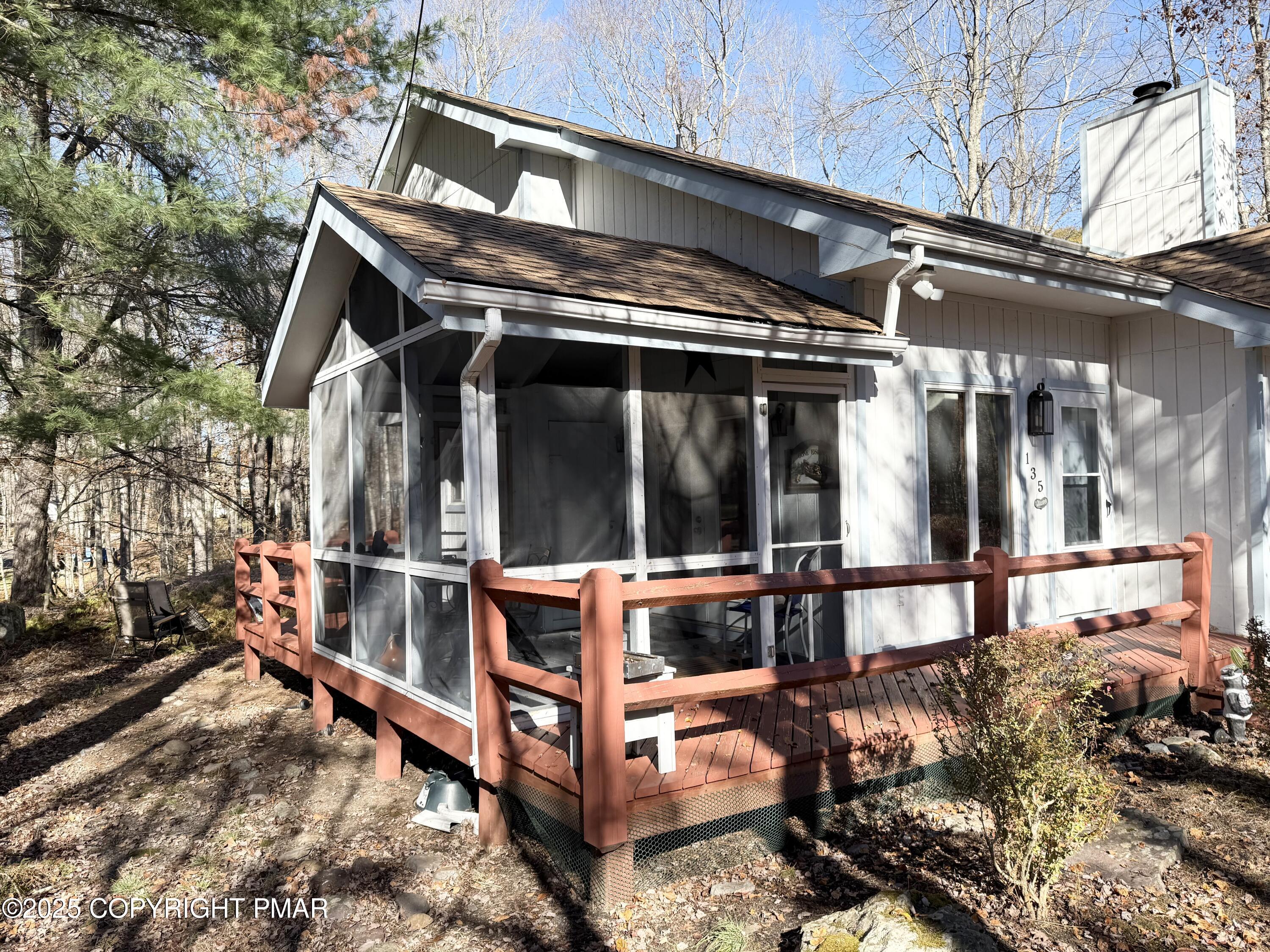 Image 4: Screened Porch