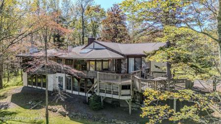 1601 Lake Lane
